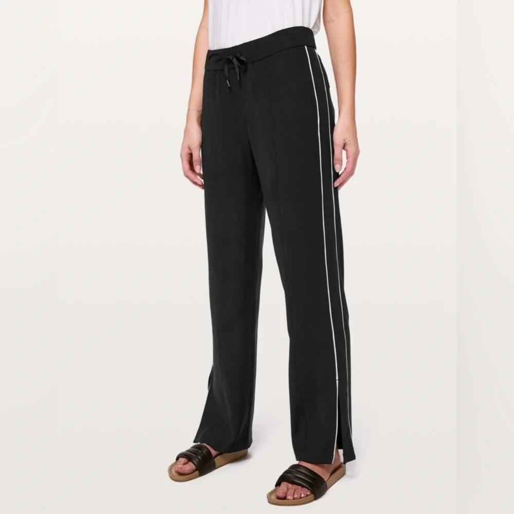 Lululemon On The Right Track Pants Size 2
